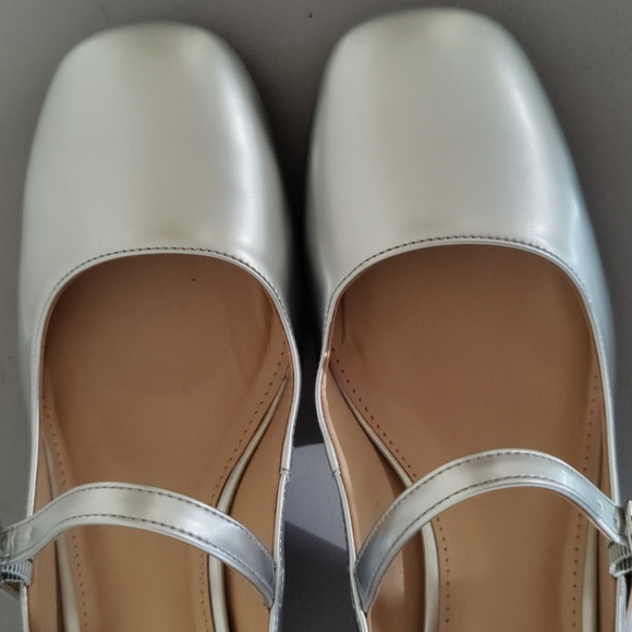 Copper Key Tinsel Patent Mary Jane Pumps in silver - Picture 6 of 12